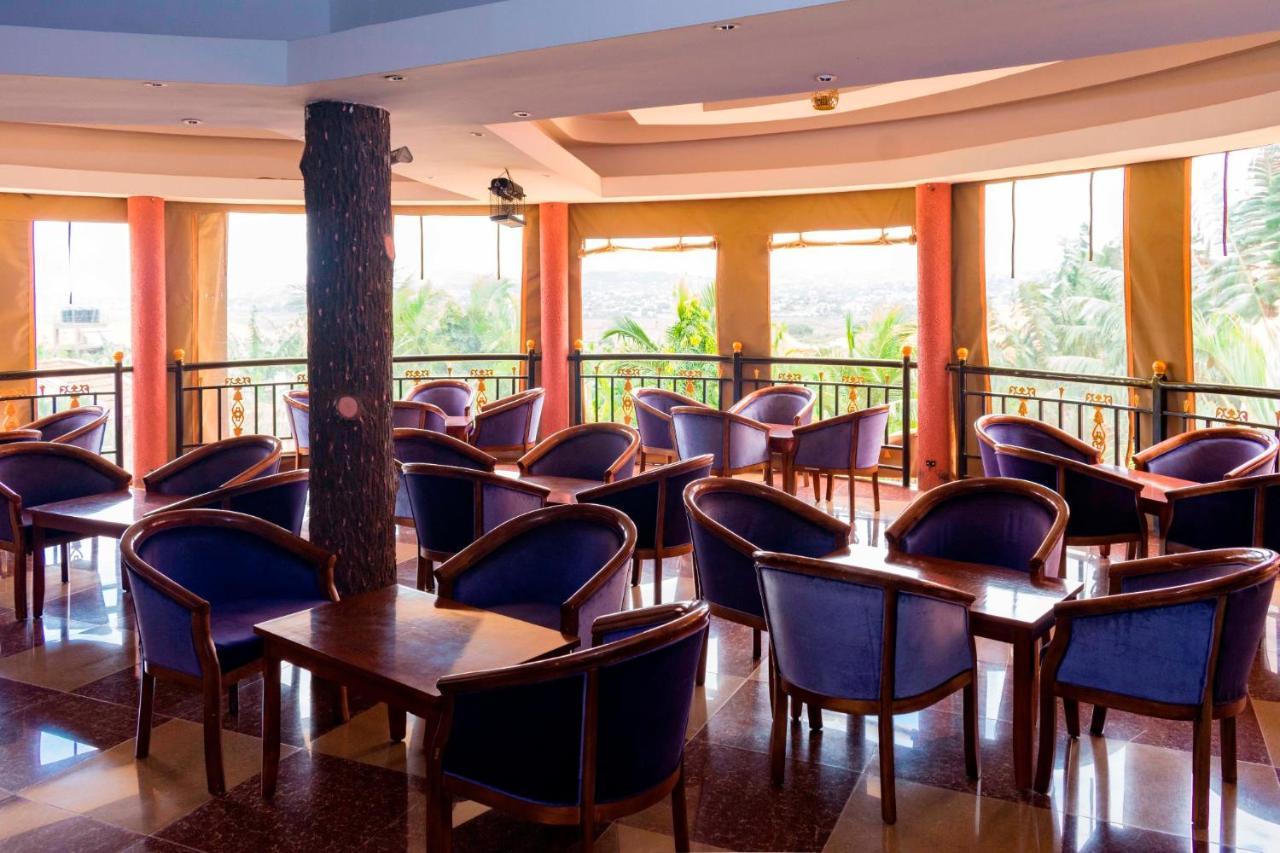 Sapphire Hotel Entebbe Kajansi Buitenkant foto