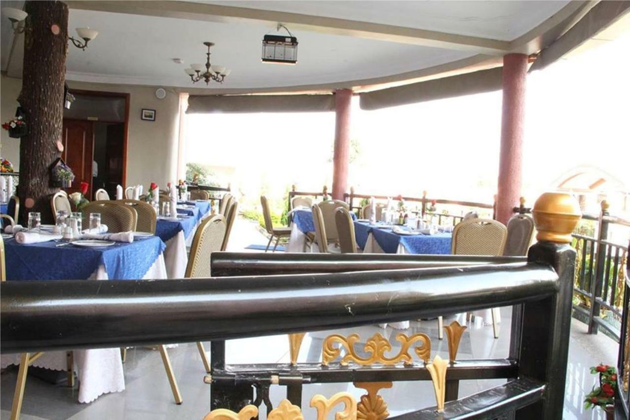 Sapphire Hotel Entebbe Kajansi Buitenkant foto